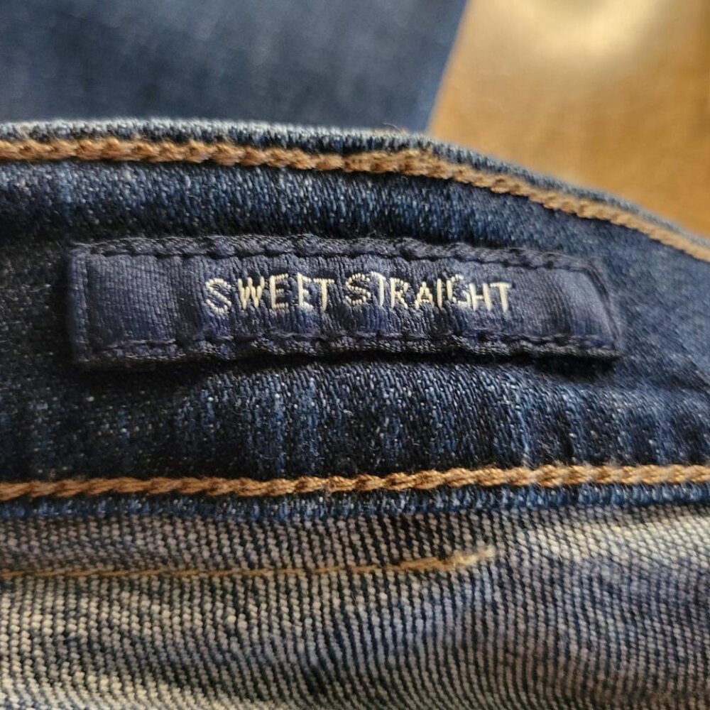 Lucky Brand Medium Wash Sweet Straight Jeans - Size 4/27 - Picture 11 of 15
